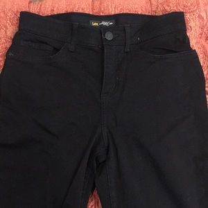 Lee black jean. Ladies size 8. New condition.